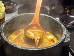 土鸡菌汤锅-芸山季·云南山珍菌火锅(人民广场来福士店)