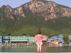 -百里峡七彩艺术小镇