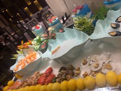 -广州万富希尔顿酒店·感趣自助餐厅·金秋蟹宴生蚝海鲜刺身