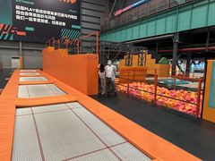 -极限PLAY运动娱乐新世界·团建派对潮玩休闲馆·室内蹦极高空游乐园