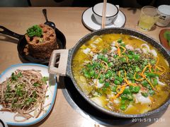 -山城外·非遗酸菜鱼(新都汇融店)