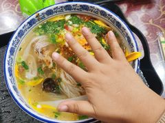 传统菊花米线-火烧房子菊花米线(兴盛路店)