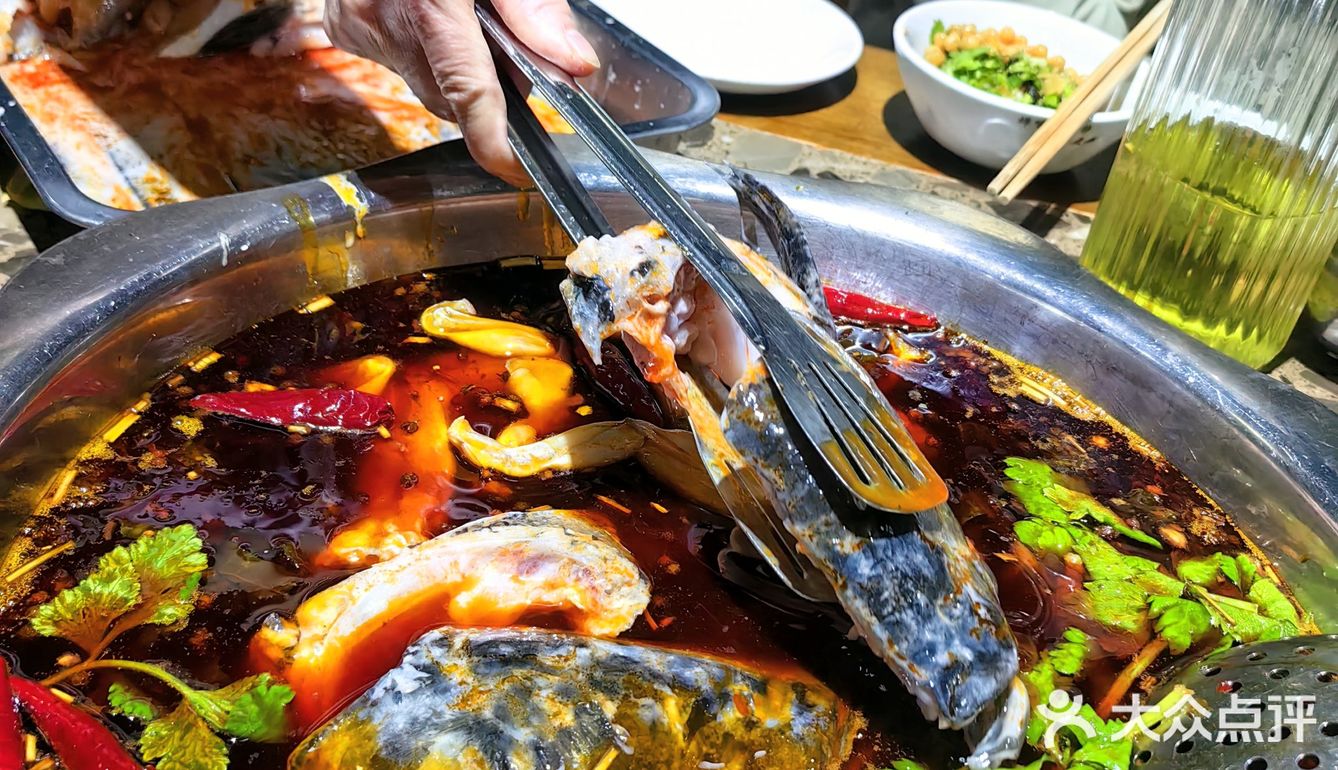 低评分好味道 | 成都金堂这家社区火锅鱼，味道巴适得板