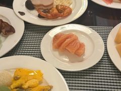-广州万富希尔顿酒店·感趣自助餐厅·金秋蟹宴生蚝海鲜刺身