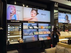 -LOHO眼镜(上海晶耀前滩商场店)