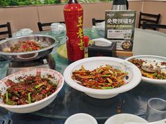 -湖南人家湘菜馆(镇江路店)