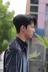 -一家只做男发烫染的店