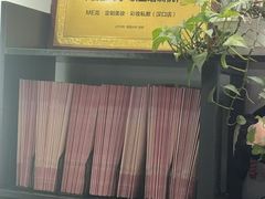 -ME觅妆·定制美妆·彩妆私教(菱角湖店)