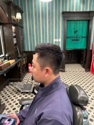 -海文先生国潮烫染男士理发馆