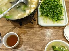 -裕记烧腊连锁餐饮(国商分店)