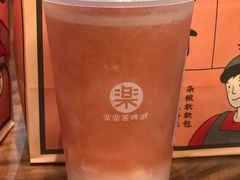 草莓厚酸酪-LELECHA乐乐茶(上海五角场万达广场店)