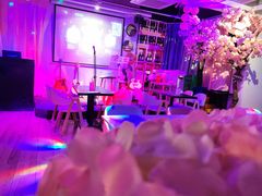 -樱花里音乐餐吧·牛扒椰子鸡(东圃店)