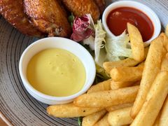 香炸鸡翅配薯条-Money Shops(愚园路店)