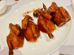 玻璃皮润烧乳鸽皇-北京厨房(SKP店)
