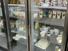 面包甜点陈列柜-白色日记·手作酸奶(麦凯乐店)