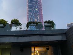 -The ROOF (通盈中心店)