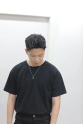 -一家只做男发烫染的店