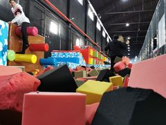 -嘿哟动霸CHUA·新潮玩运动娱乐中心·蹦床滑冰团建乐园