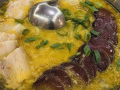 -闯关东东北农家菜(崂山石老人店)