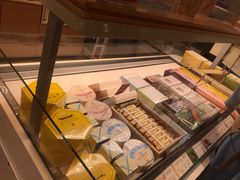 面包甜点陈列柜-好利来(乐堤港店)
