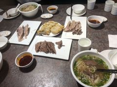 手抓羊肉-贯贯吉·清真餐厅(浙江中路店)