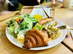 英式牛角包配芝士肠全餐-GOTLOT COFFEE&KITCHEN角落厨房NOOK店
