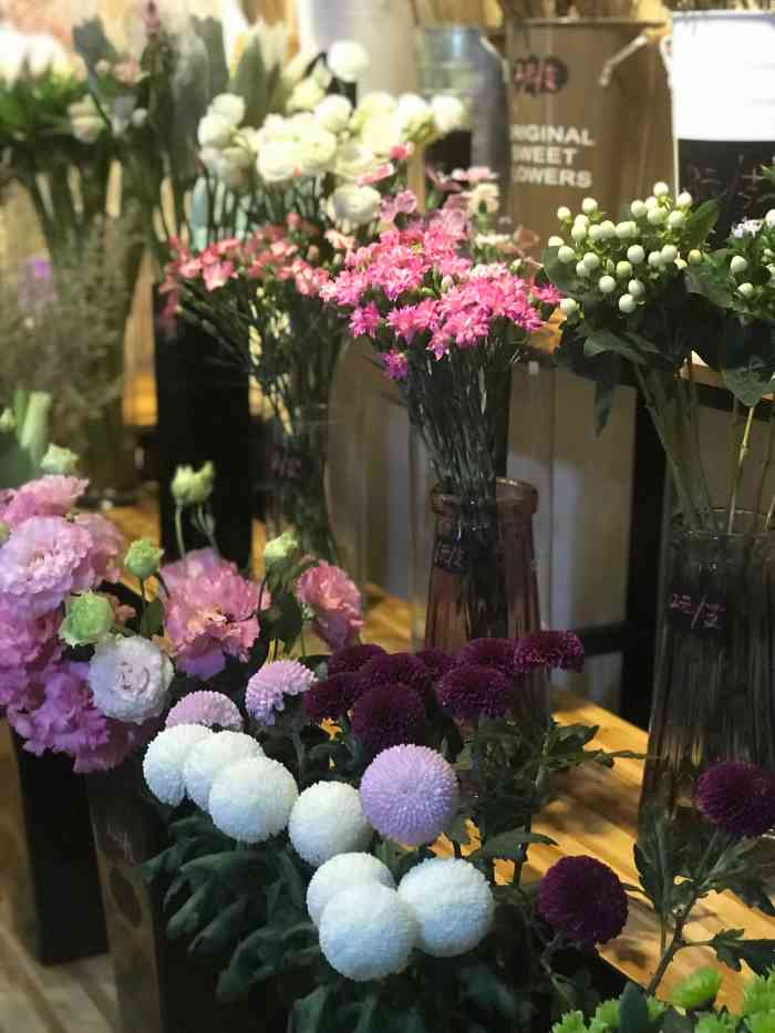 遇见花坊-"又有气质的花店,虽然价格偏贵,但是送人还.