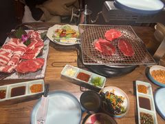 -明洞阿姨·韩式酱蟹烤肉·创意料理(三元桥店)