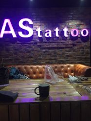 -鳌首刺青纹身 穿孔饰品店