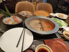 -牛YO寿喜烧·铁板烧和牛火锅自助(市府恒隆店)