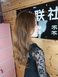 -镁连社·美联社