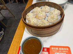 蟹粉鲜肉馅-馋三尺蟹粉小笼(人民广场店)