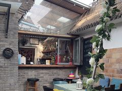 -脚下咖啡·CHILL酒馆(灵光东巷店)
