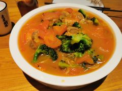 西红柿口蘑煮西兰花-壹零捌道·北京烤鸭(车公庄店)
