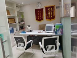 -苗医生专业祛痘·皮肤管理