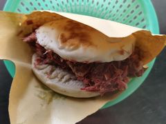腊牛肉夹馍-邢老三肉丸糊辣汤(西安总店)