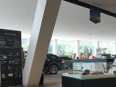 -成都华星名仕奥迪4S店(龙潭寺店)