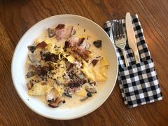 培根蘑菇手工宽面-ROAST coffee & eatery