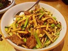 杏鲍茹炒牛肉饭-初见小面(上沙店)