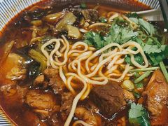酸菜牛肉面-遇见小面(白云机场T2安检外店)