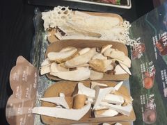 -芸山季·云南山珍菌火锅(人民广场来福士店)