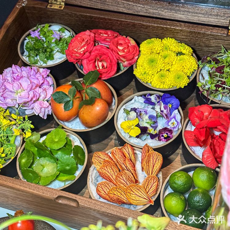 这家粉色系料理简直是为女神月准备哒！