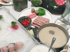 -红鼎豆捞·非遗鲍皇汤火锅(宝丰路店)