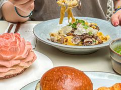 -潮一不贰·法式甜品·生日蛋糕·西式简餐(外滩店)