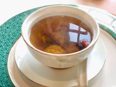 养肝草雪莲籽炖鲍鱼汤-三号黄浦会Canton Table