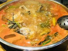 -野山舂·贵州现舂酸汤火锅(鸿通城店)