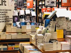 -西西弗书店&矢量咖啡(凯德晶萃广场店)