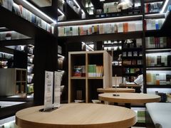 -钟书阁(群光广场店)
