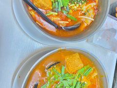 酸萝卜滑肉米线-铁锅哥米线
