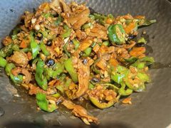 辣椒炒肉配卷饼-有位虾匠·手工土菜小馆(市北店)